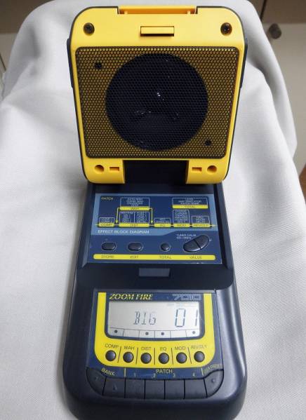 ☆ZOOM FIRE 7010 ☆スピーカー内蔵マルチエフェクター☆中古 0 Zoom