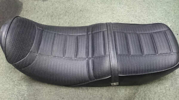 z400gp 純正シート z400gp 純正シート P112722043