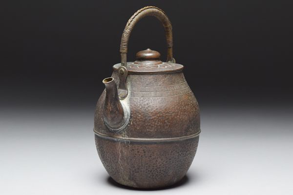 【古銅製鎚痕腰紐幾何学文籐編提梁湯沸】 煎茶道具銅器茶具