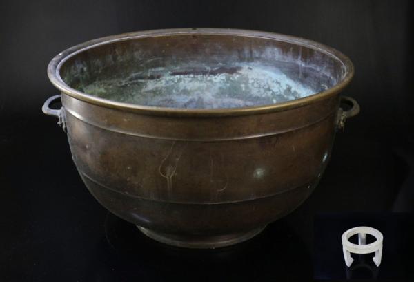 【幻】「銅製火鉢 耳付 五徳付」古銅 唐銅 4.3kg a378