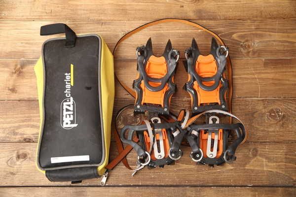 良品 ノーブランド アイゼン12本爪 オレンジ系 4007