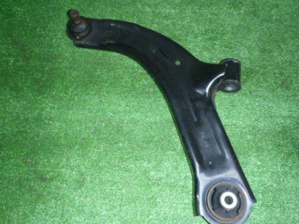 ティーダラティオ SNC11 左フロントロアアーム