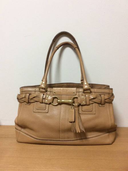 コーチハンプトンズ レザーラージキャリーオールキャメルCOACH