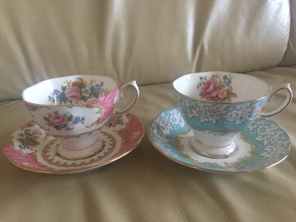 Royal Albert ティーカップ&ソーサー 2種