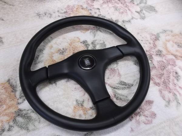 E26 中古品 綺麗 ナルディ 36φ ホーンボタン パット付