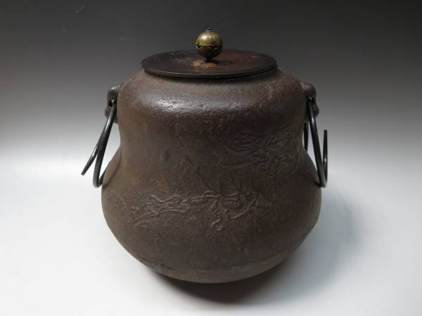 L8247鉄釜/茶釜/瓢箪型/蔦紋/銅製蓋/鐶付/茶道具 tb207 上田写