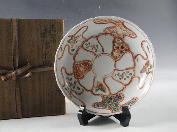 ◇伯◇中国 明代 南京 赤絵 花蝶 飾皿 古陶磁 古桐箱