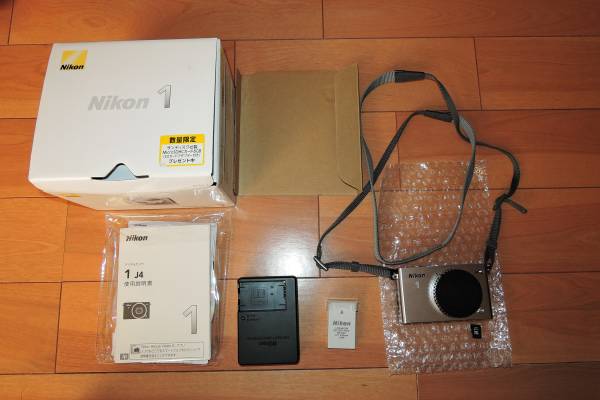 お得，定番 Nikon 1 J4ボディ シルバー