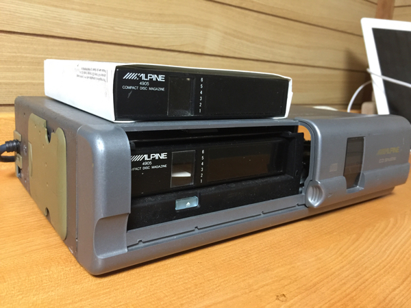 alpine CDチェンジャー CHA-S607 アルパイン 予備マガジン付き