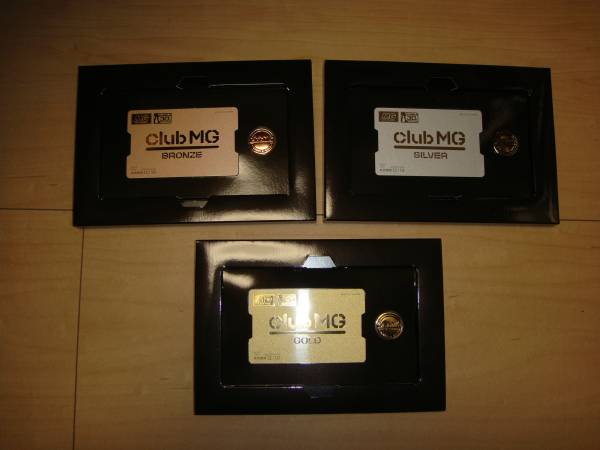 ガンプラ30周年記念企画　club MG　カードと勲章　ブロンズ、シルバー、ゴールド　3種