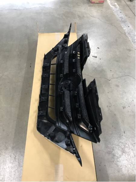 C27セレナフロントグリル中古 セレナ C27 フロント G ｅパワー 前期ニスモ純正フロントバンパー中古です