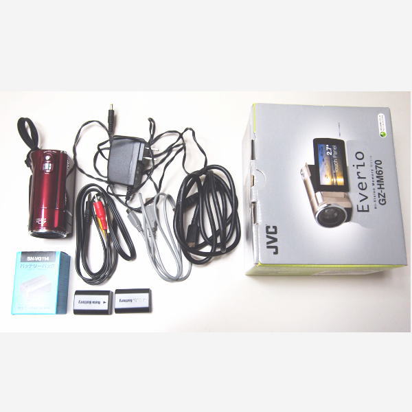 JVC ビクター Everio GZ-HM670 レッド -バッテリー2個（中古美品