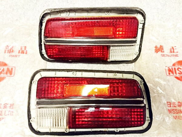 【希少！】 NISSAN 日産 純正 S30 フェアレディZ テールライト ランプ レンズ IKI 4098 即納 在庫有 棚 フェアレディZ 純正 テールライト 0 Z やや傷