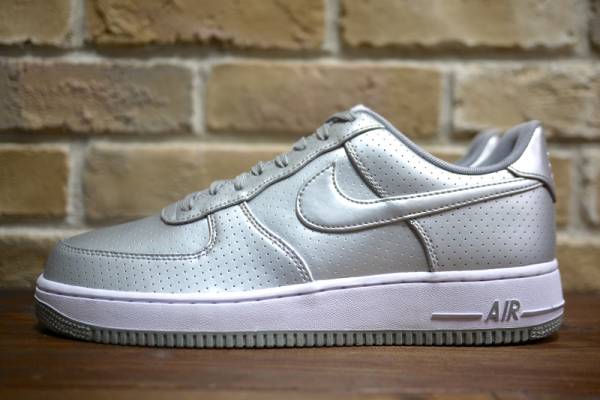 NIKE AIR FORCE 1 '07 ホワイト 27.5cm 通路側☆5/20（土）ヤクルトVS阪神 レフト外野B指定席Tブロックペア