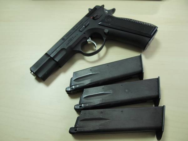 ほぼ新品未使用! KSC CZ75 ヘビーウエイト ガスガン