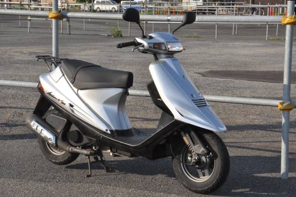 □アドレスV100 CE11A 低走行1800㌔ 実働走行可 シルバー程度良好