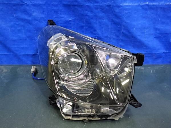 1580　IQ　KGJ10　前期　右ライト　HID　74-2　良品　iQ