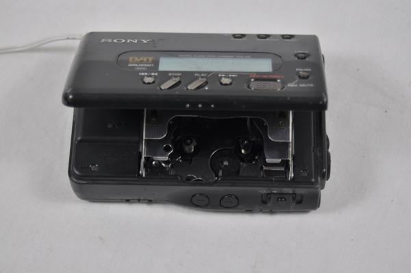 SONY TCD-D8 DIGITAL AUDIO TAPE CORDER DATレコーダー(2) Sony SONY TCD-D8 DIGITAL AUDIO TAPE CORDER DATレコーダー(2) Sony