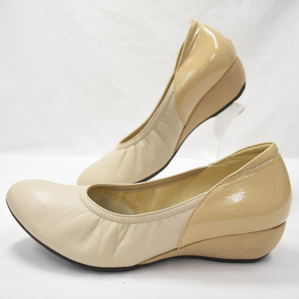 ◇ ASICS ウェッジヒールパンプス ベージュ サイズ22 1 2EEE (0250157319)