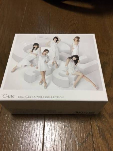 ℃-ute ℃OMPLETE SINGLE COLLECTION(通常盤)☆新品同様☆送料無料☆