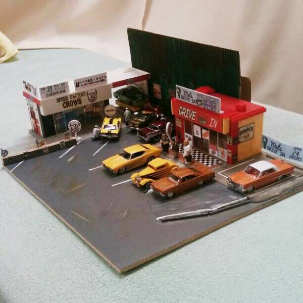 ミニカー　1/64 シチュエーションジオラマ　ドライブイン　修理工場　ジオラマ　マイスト　JADA TOYS トミカ　トミカタウン　