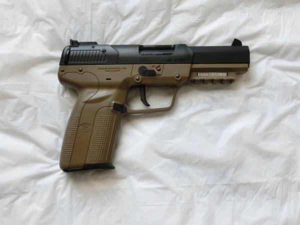 マルシン工業 FN Five－seveN フラットダークアース CO2