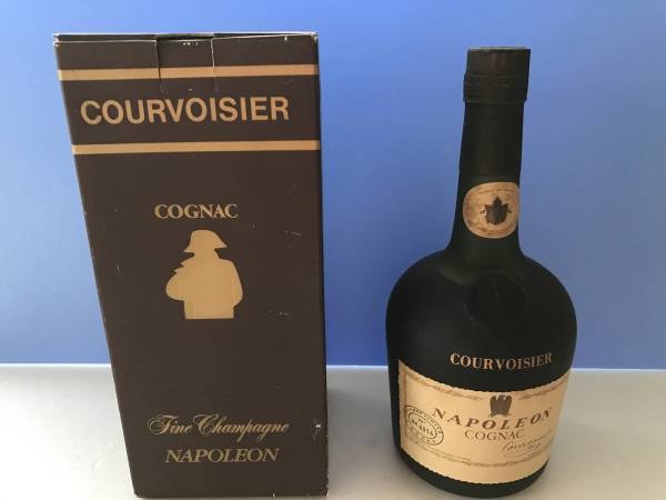 ナポレオン クルボアジェ NAPOLEON 未開栓 COURVOISIER 700ml 古酒