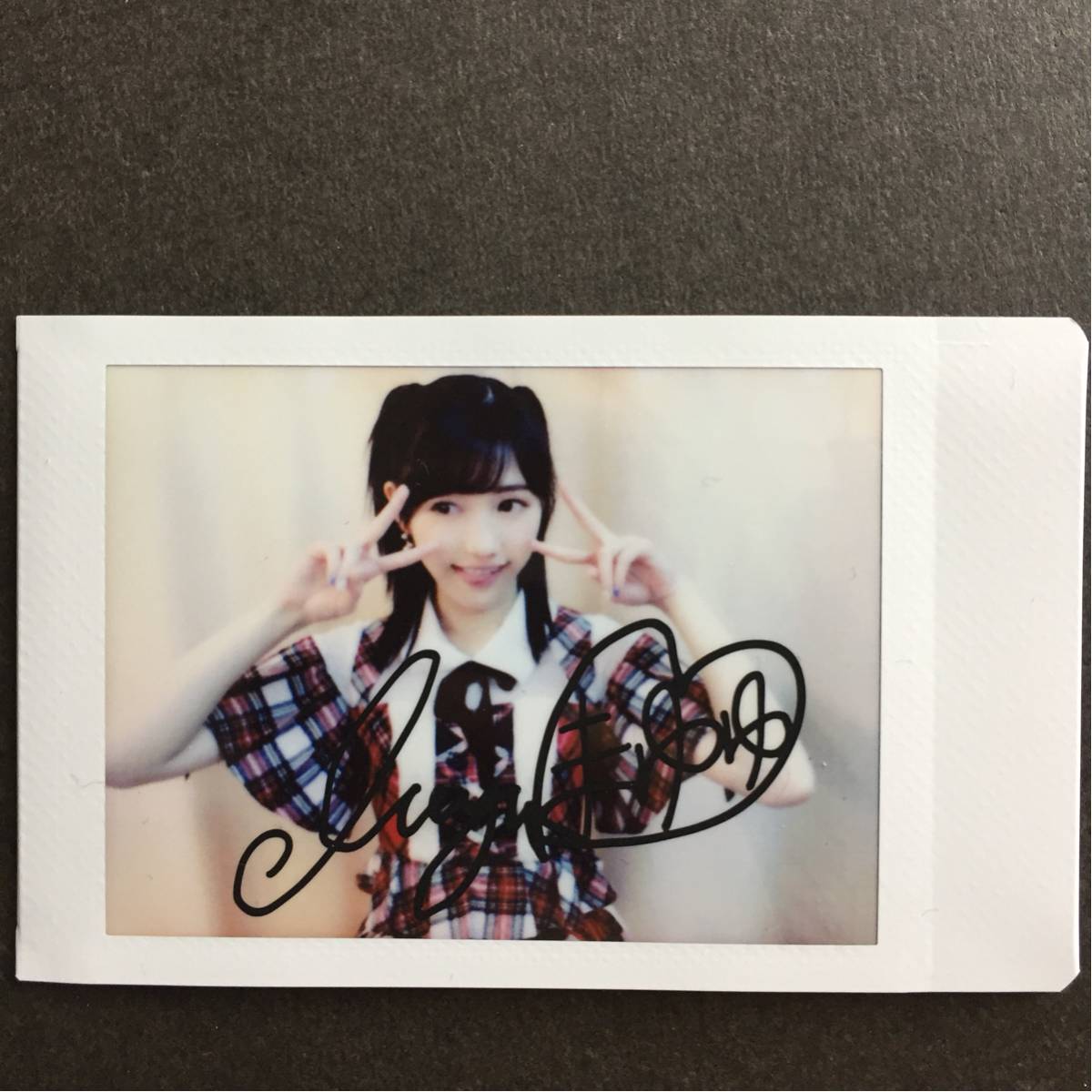 【超レア】渡辺麻友 真夏のドームツアー 2013直筆サイン チェキ AKB48 AKB48 渡辺麻友 直筆 サイン チェキ 写真(渡辺麻友)｜売買された