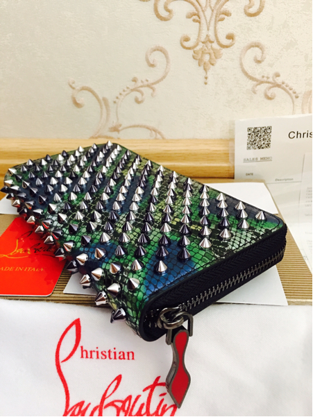 Christian Louboutin クリスチャンルブタン パネトーネ 緑系 幻のパイソン柄×スタッズ 本革 長財布 ラウンドスパイク 新品未使用
