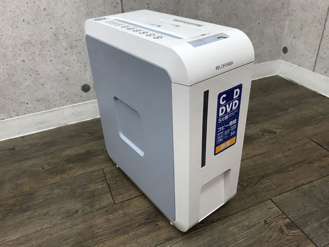【送料無料1円～】A4対応 電動シュレッダー アイリスオーヤマ P5HMI 動作品 CD/DVD C1102-28