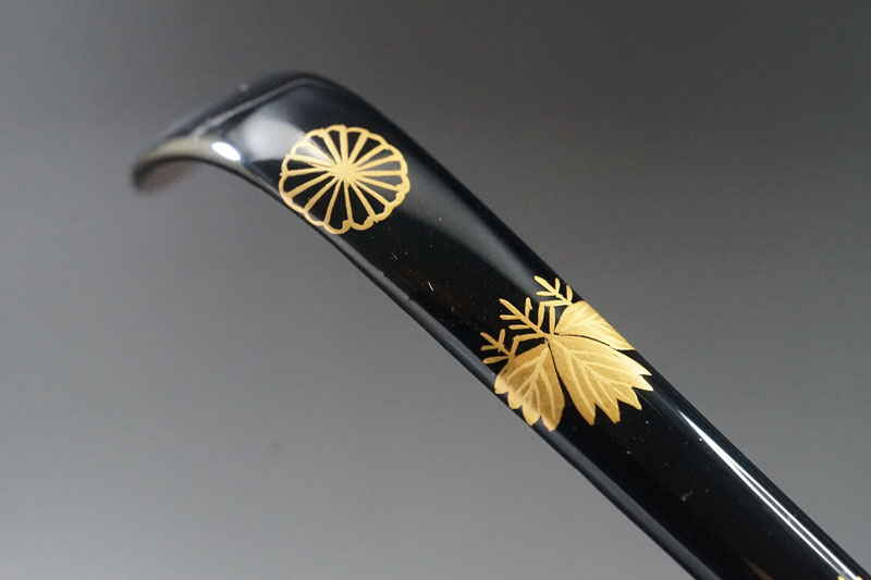 輪島塗 利生男作 茶杓 茶道具 竹製 茶杓 金蒔絵 扇紋 菊紋 桐紋入り2点!! 輪島塗 利生男作 茶杓 茶道具 竹製 茶杓 金蒔絵 扇紋 菊紋 桐