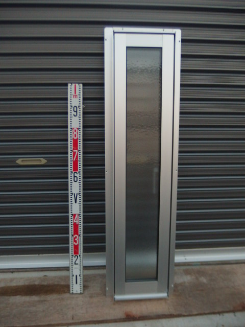 在庫品 アルミサッシ ペアガラス 縦すべり出し窓 02311 L 左吊 シルバー ①