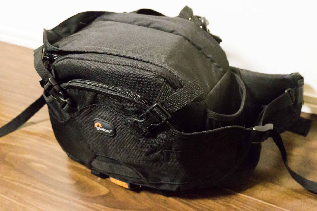 【カメラバッグ】ロープロ インバース100AW