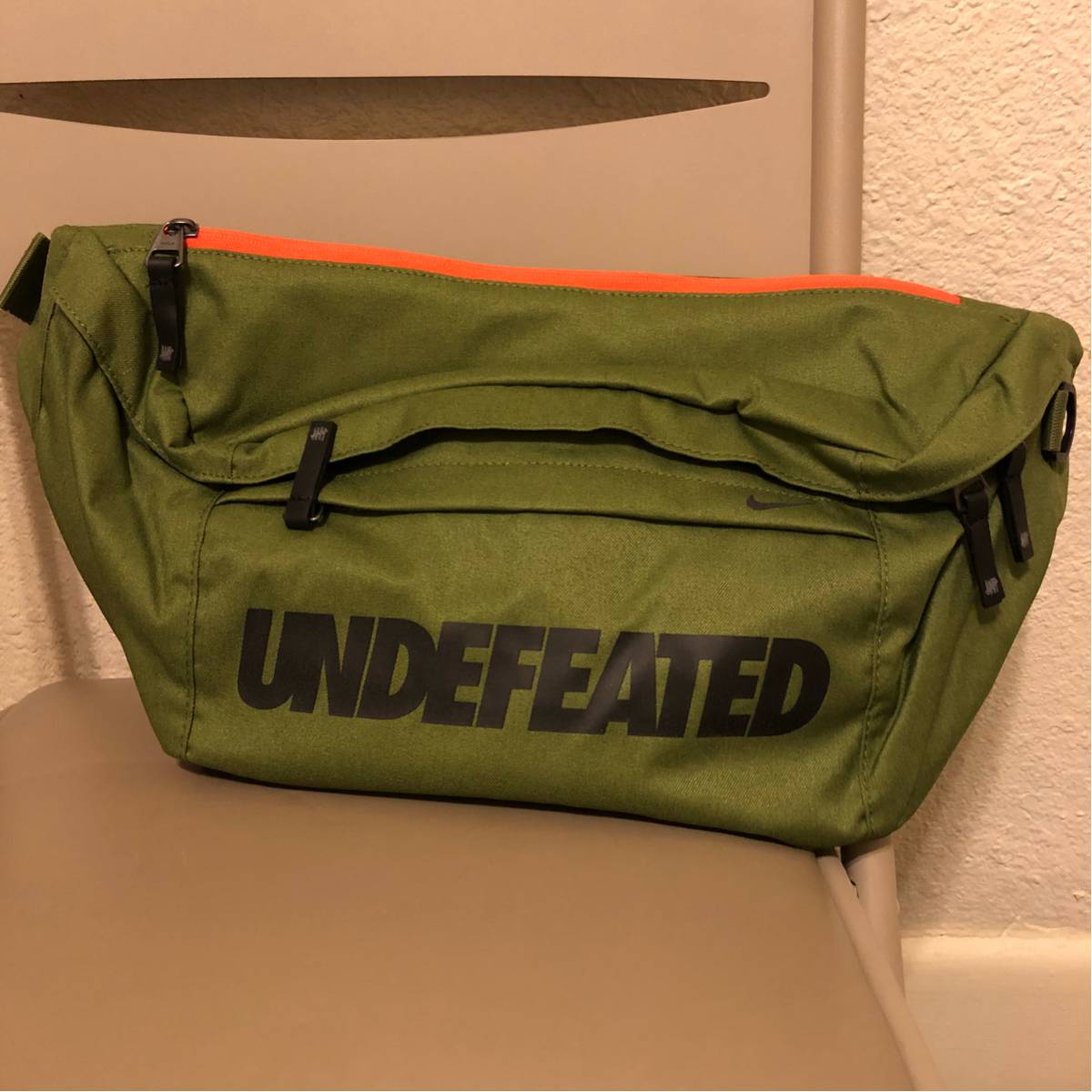 即発送可能 新品 complexcon限定 UNDEFEATED X NIKE TECH CROSS BODY MESSENGER BAG air max 97 supreme