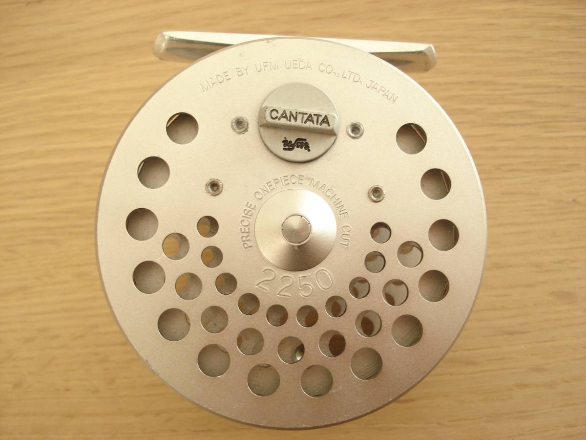 UFMウエダ CANTATA 2250 シルバー フィッシング ウエダ ufm カンタータ