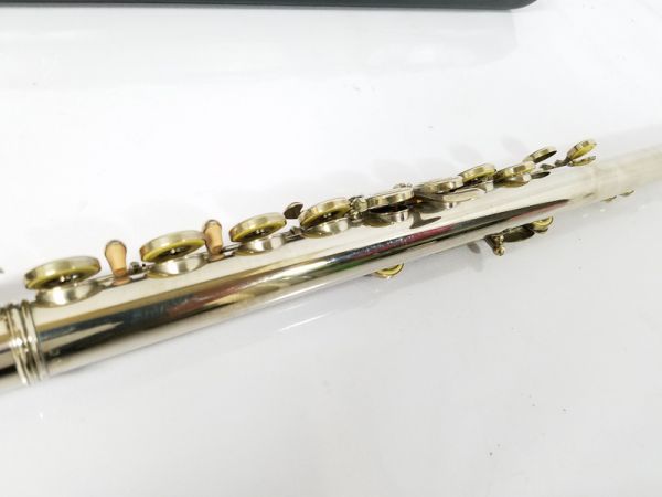 YAMAHA YFL-23 ヤマハ フルート ハードケース付き Eメカ 管楽器 YAMAHA YFL-23 ヤマハ フルート ハードケース付き Eメカ 管楽器