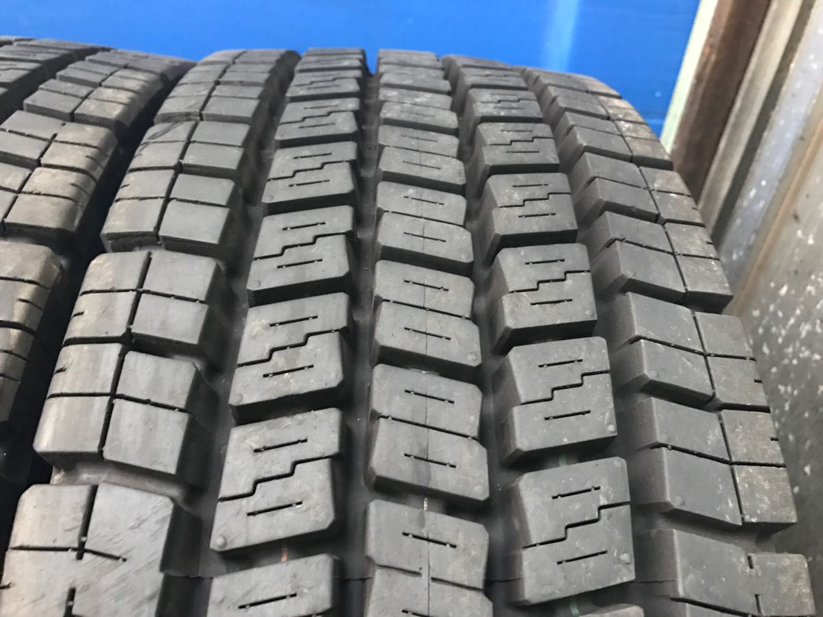 価格｜215⁄70R17.5 215/70R17.5（123/121J）ダンロップDECTES SP062 