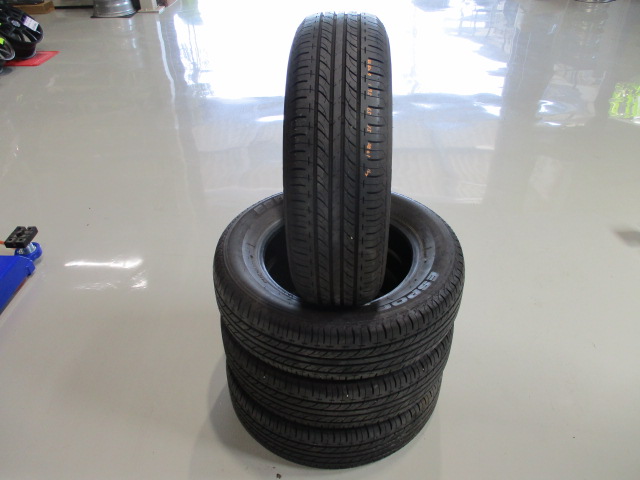 ■15インチ ESPORTE AB-01　195/65R15　4本　15年　中古タイヤ　エスポルテ　安価　バリ山　ウ゛ォクシー　ノア　アリオン　セレナ等