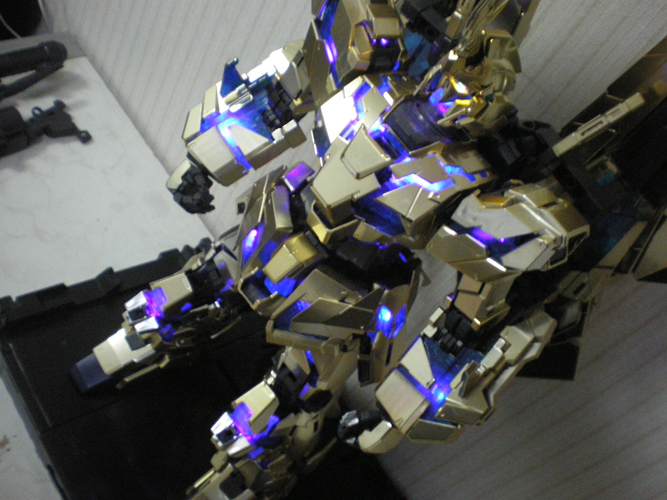 PG 1/60 ユニコーンガンダム 3号機フェネクス LEDユニット 海外製 完成