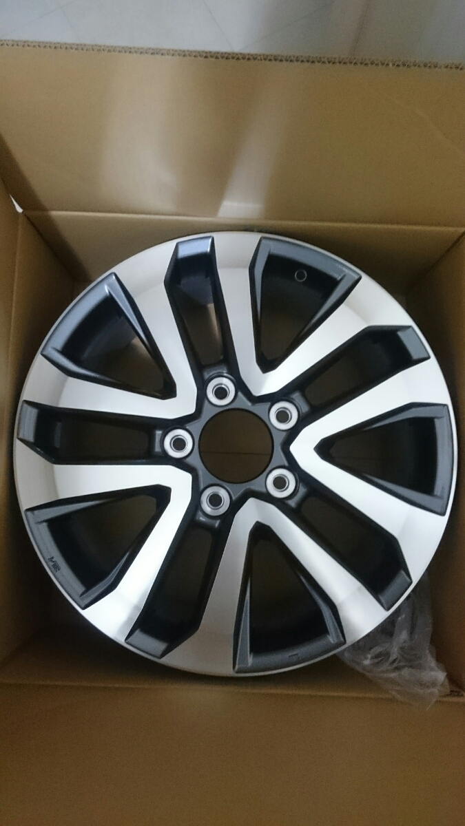 新品未使用品 新品未使用 未装着 センターキャップ付属トヨタ 現行 ランドクルーザー