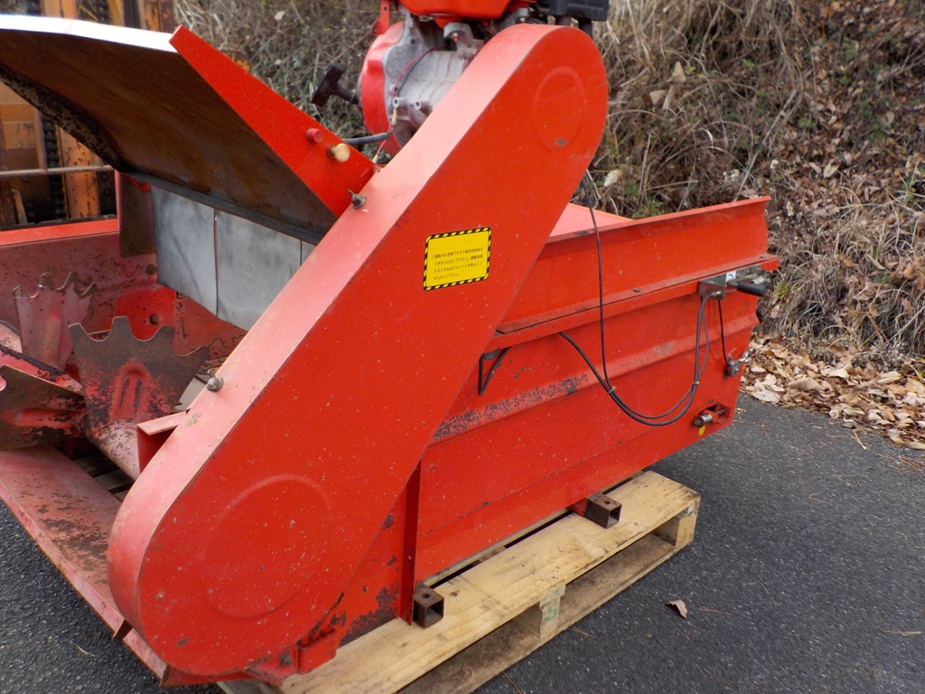 堆肥運搬、散布用搭載マニアスプレッダ中古品 運搬車搭載型　堆肥散布機　マニアスプレッダー 6psエンジン付 発送/輸送可!