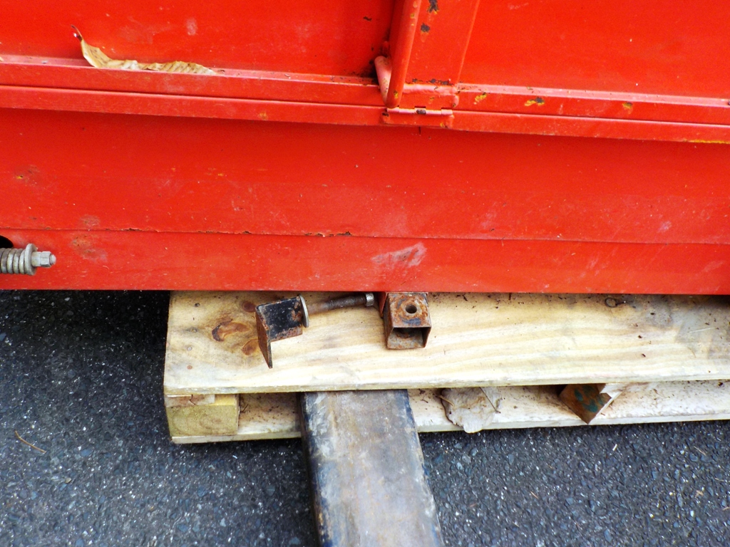 堆肥運搬、散布用搭載マニアスプレッダ中古品 運搬車搭載型　堆肥散布機　マニアスプレッダー 6psエンジン付 発送/輸送可!