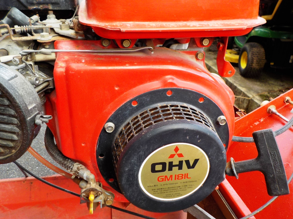 堆肥運搬、散布用搭載マニアスプレッダ中古品 運搬車搭載型　堆肥散布機　マニアスプレッダー 6psエンジン付 発送/輸送可!