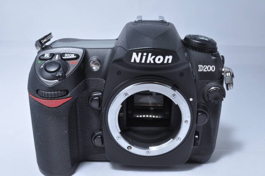 ☆極美品☆Nikon ニコン D200 ボディ 付属品多数！