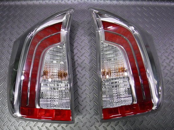 トヨタ純正 ZVW30 30 プリウス 後期 テールライト テールランプ 右側