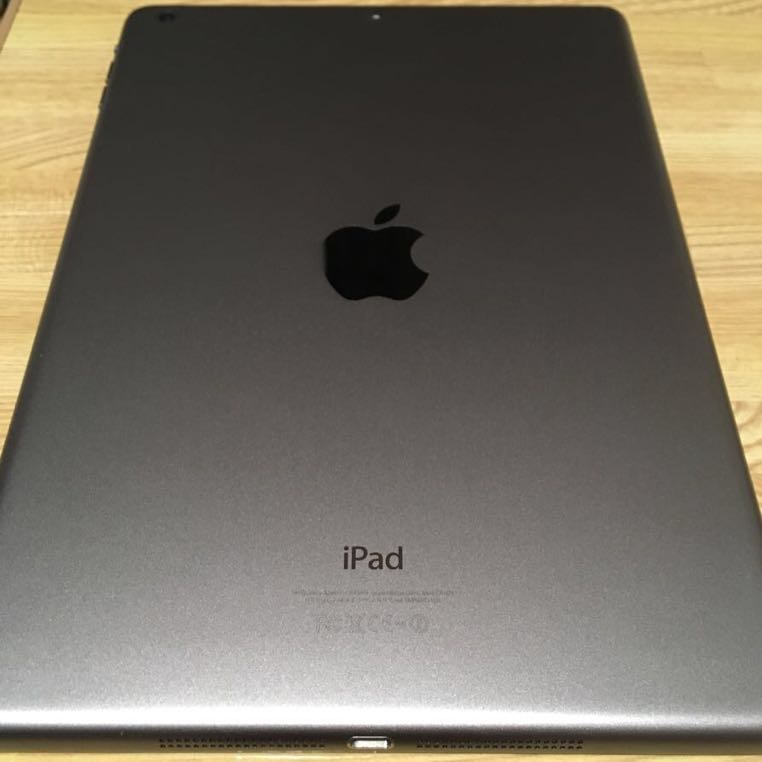 【中古】iPad Air Wi-Fi 初代 32GB スペースグレイ 美品 新品ケース、フィルム付き_2
