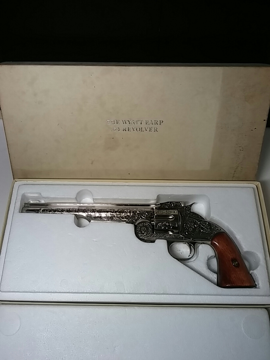 モデルガン[美品] THE WYATT EARP.44 REVOLVER ワイアットアープ44