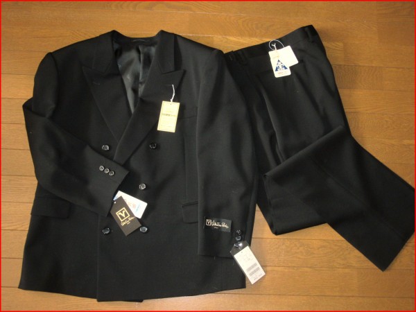 正規品，人気セール Valentino Rudy/ヴァレンチノ ルウディ ダブル ブラックフォーマルスーツ 102E5 3シーズン mmmi(ブラックスーツ)｜売買されたオークション情報、yahooの商品情報をアーカイブ公開 - オークファン ブラックスーツ