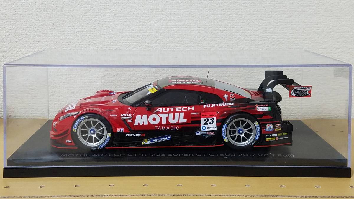エブロ1/18 MOTUL AUTECH GT-R SUPER GT 2017 Rd.2 Fuji 全体的に