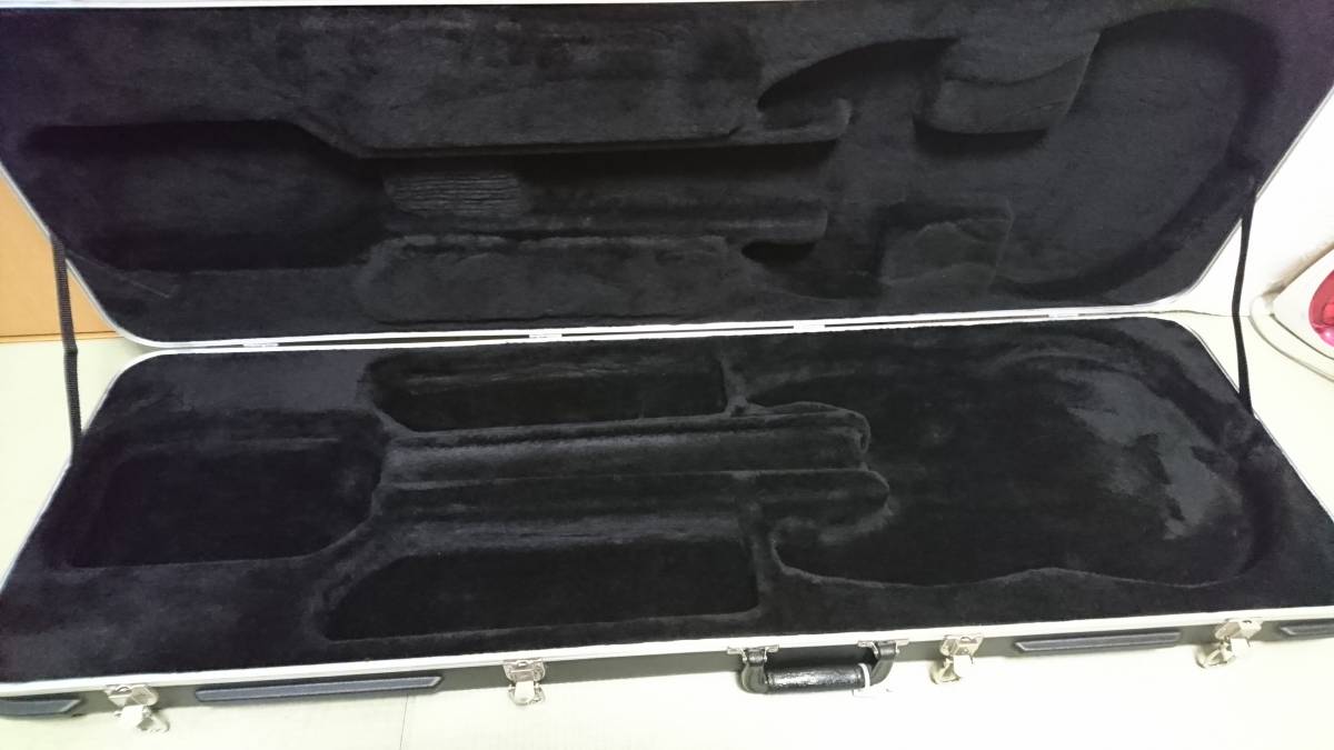純正オンラインストア MUSICMAN ミュージックマン ベース ハード